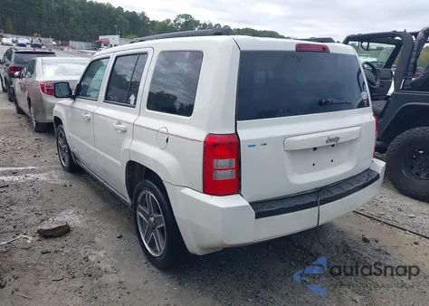 2010 Jeep Patriot Sport z USA, uszkodzony, nr VIN 1J4NT2GB2AD500973